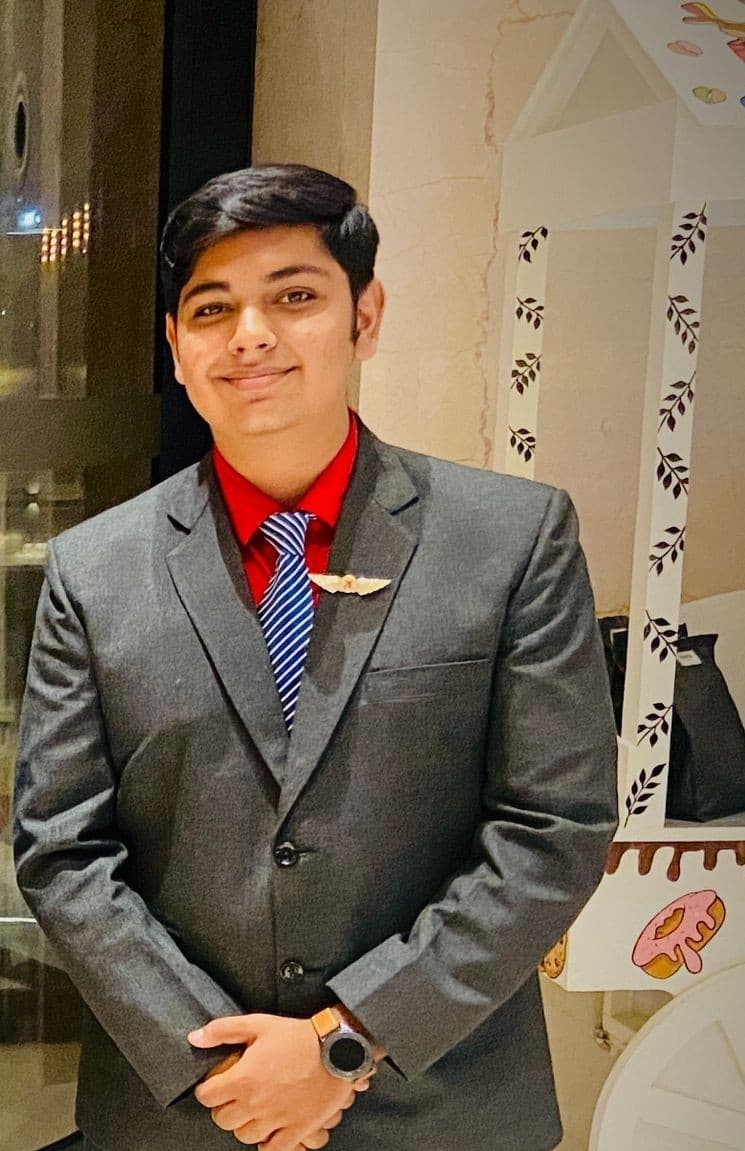 Crish Fernandes, Wings Institute alumnus working as ground staff at Etihad Airways Ahmedabad Airport