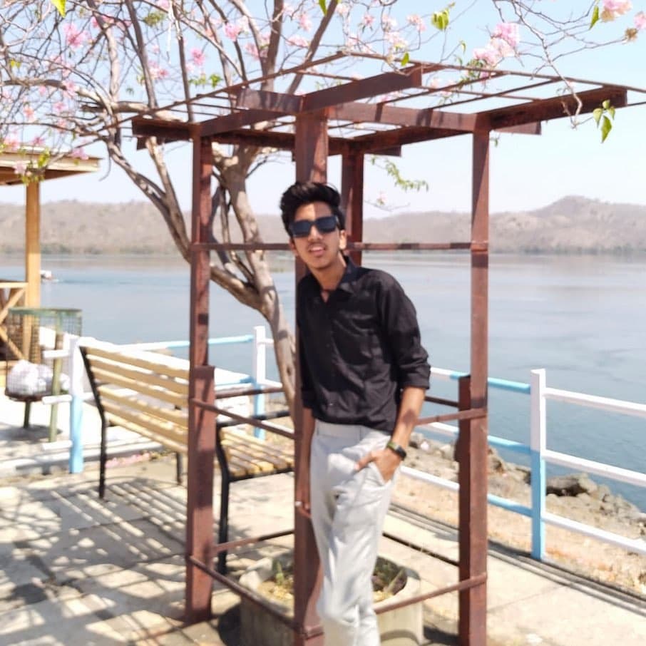 Adnan Shaikh, Wings Institute alumnus working as Lounge Staff at Bengaluru International Airport