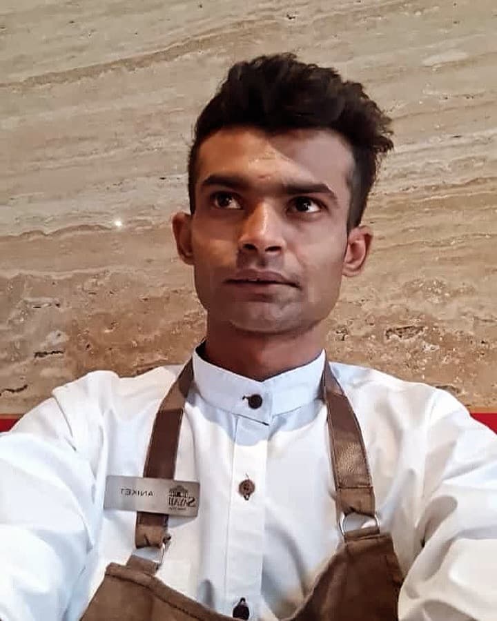 Aniket Patel, Wings Institute alumnus working as Hotel Staff at Sayaji Hotel Vadodara