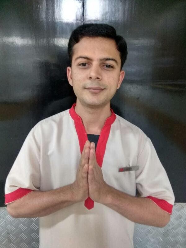 Hiren Thakkar, Wings Institute alumnus working as Hotel Staff at Lalit Hotel Mumbai