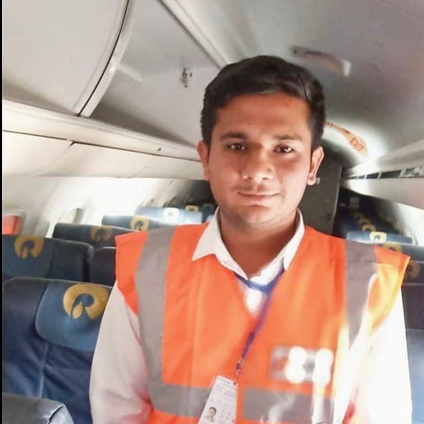 Pujan Vayeda, Wings Institute alumnus working as Ground Staff at Reliance Aviation