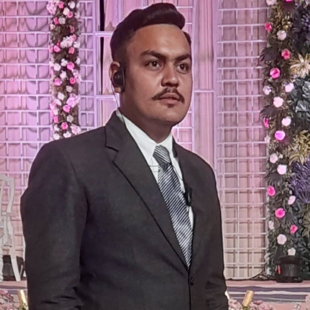 Tej Jani, Wings Institute alumnus working as Ground Staff at Ahmedabad International Airport