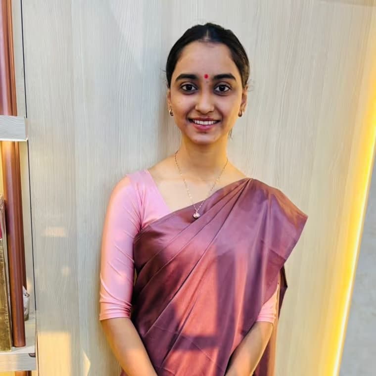 Shreya Vaghela, Wings Institute alumni at Vadodara International Airport