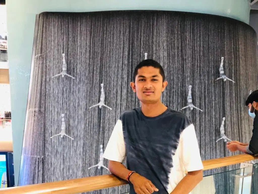 Archil Patel, Wings Institute alumnus working as Catering Staff at Emirates Catering Dubai