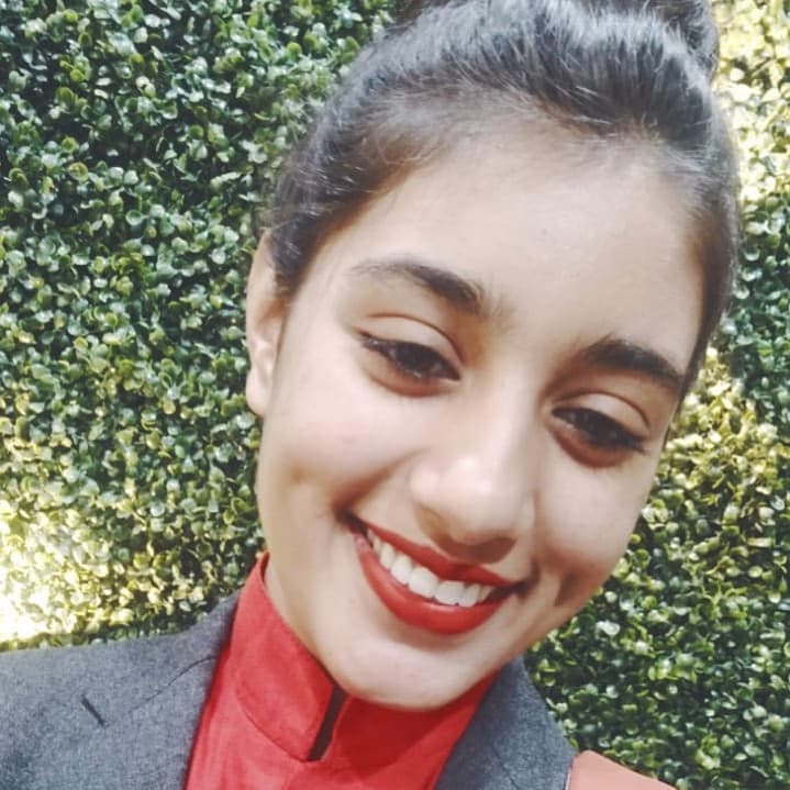 Reha Parashar, Wings Institute alumnus working as Cabin Crew at Air Vistara