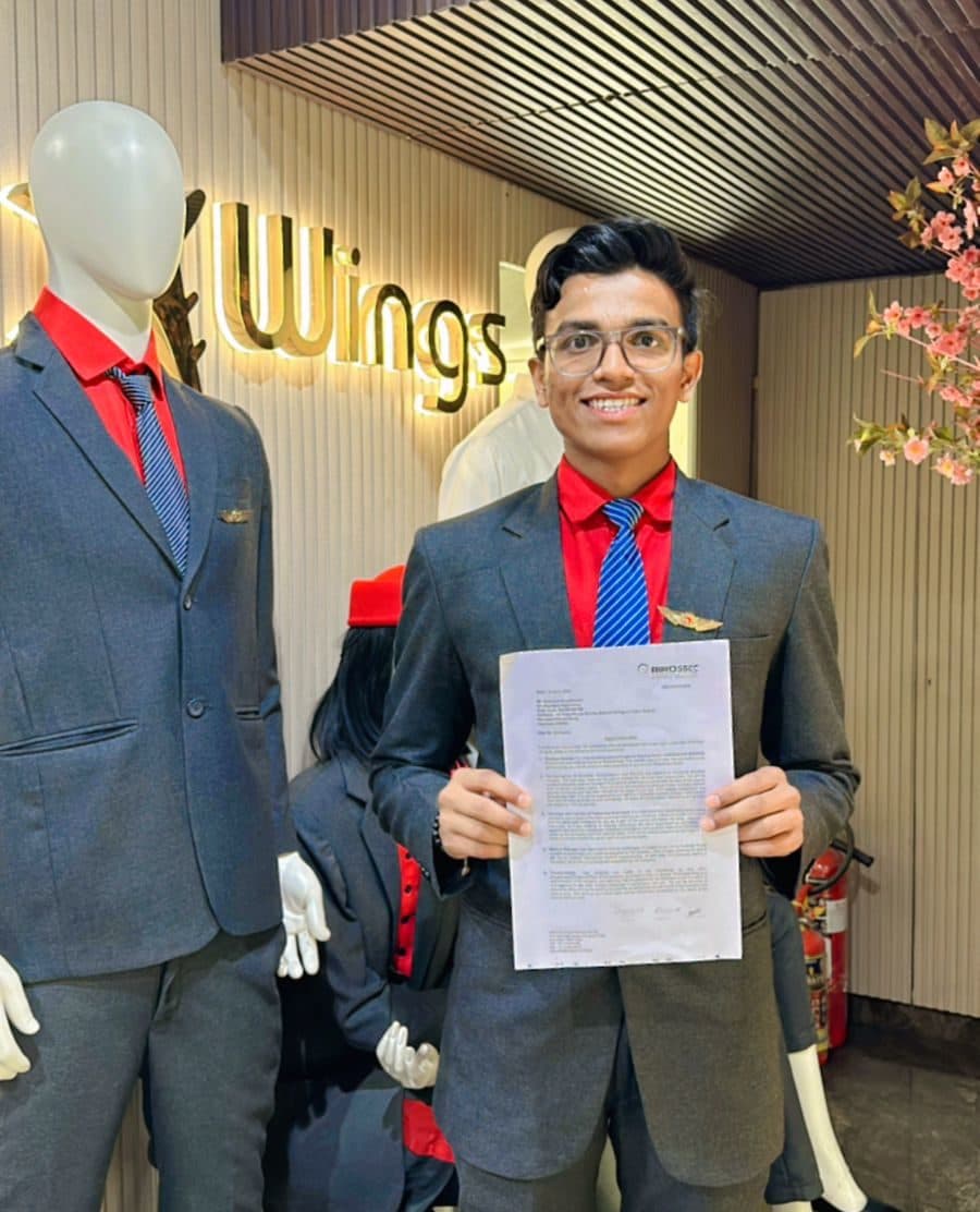 Ronak Makwana, Wings Institute alumnus working as Ground Staff at Air Vistara